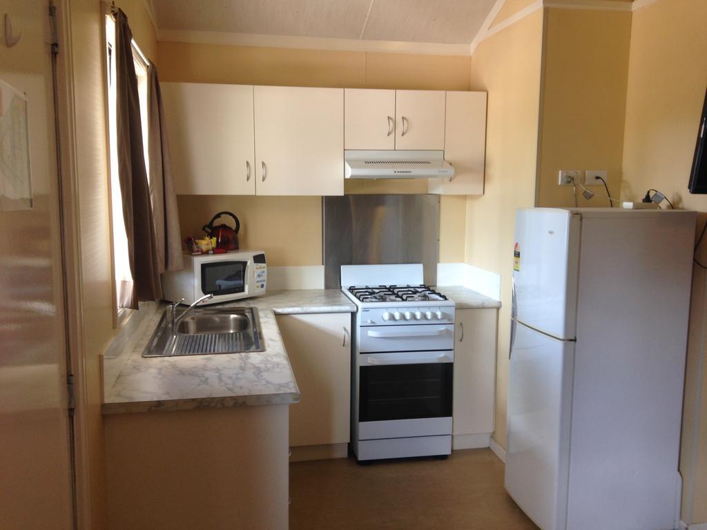Pinjarra Caravan Park And Cabins Phòng bức ảnh